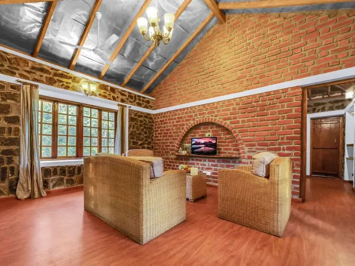 One Bedroom Streamside Suite with Balcony photo 2